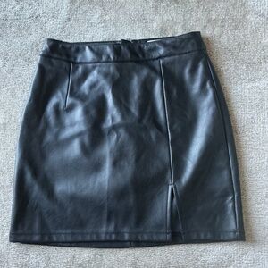 GARAGE CLOTHING faux Leather Black Skirt with Slit Size Small